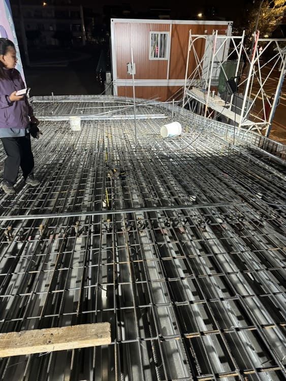 台中大里鋼網牆施工- 內新國小外廊立面(圖四)