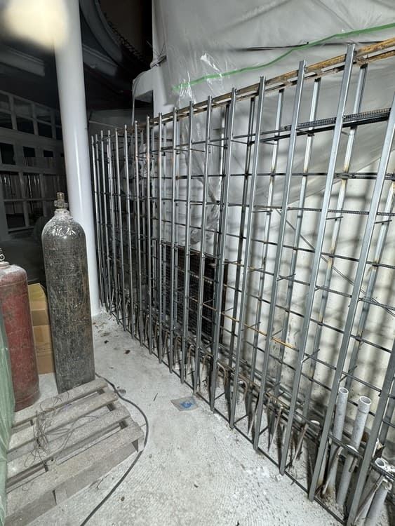 臺東綠島鋼網牆施工- 浪浪別館鋼網牆施工照(圖二)